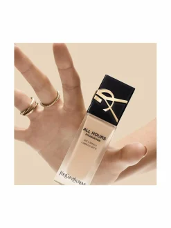 Kasvot<Yves Saint Laurent All Hours foundation -meikkivoide