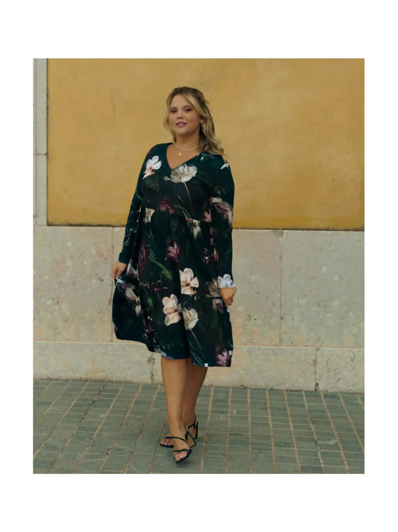 Nakoa Amélie Dress kerrosmekko,^ Mekot