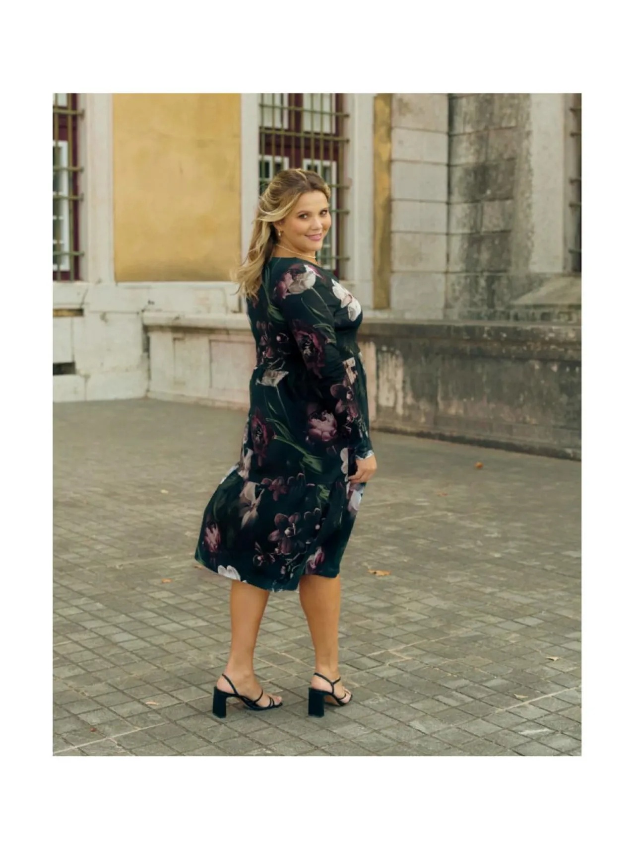Nakoa Amélie Dress kerrosmekko,^ Mekot