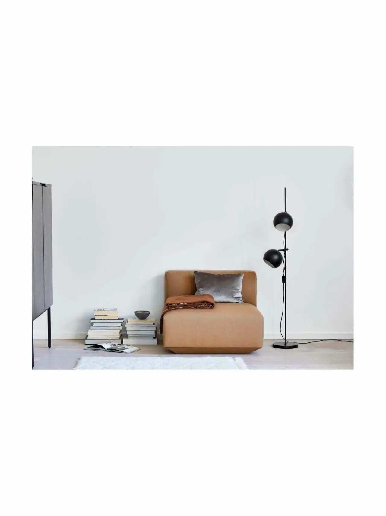 Frandsen Ball Double -lattiavalaisin 149 cm^ Lattiavalaisimet
