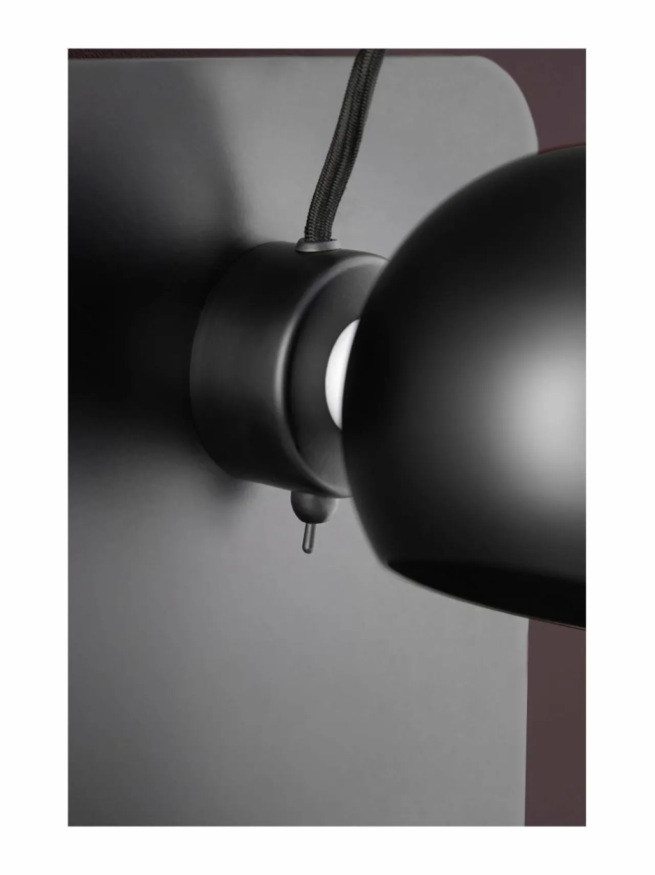 Seinävalaisimet<Frandsen Ball USB -seinävalaisin MATT BLACK