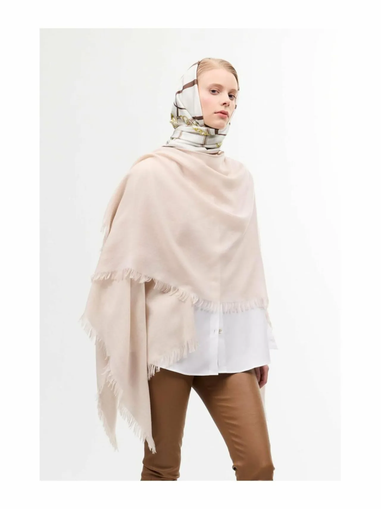 Balmuir Beloit-poncho^ Huivit & Kaulaliinat