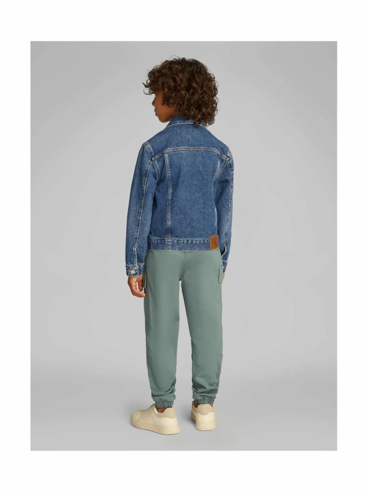 Ulkoiluvaatteet<Calvin Klein Kids Bright Trucker -farkkutakki 1A4 BRIGHT MID BLUE