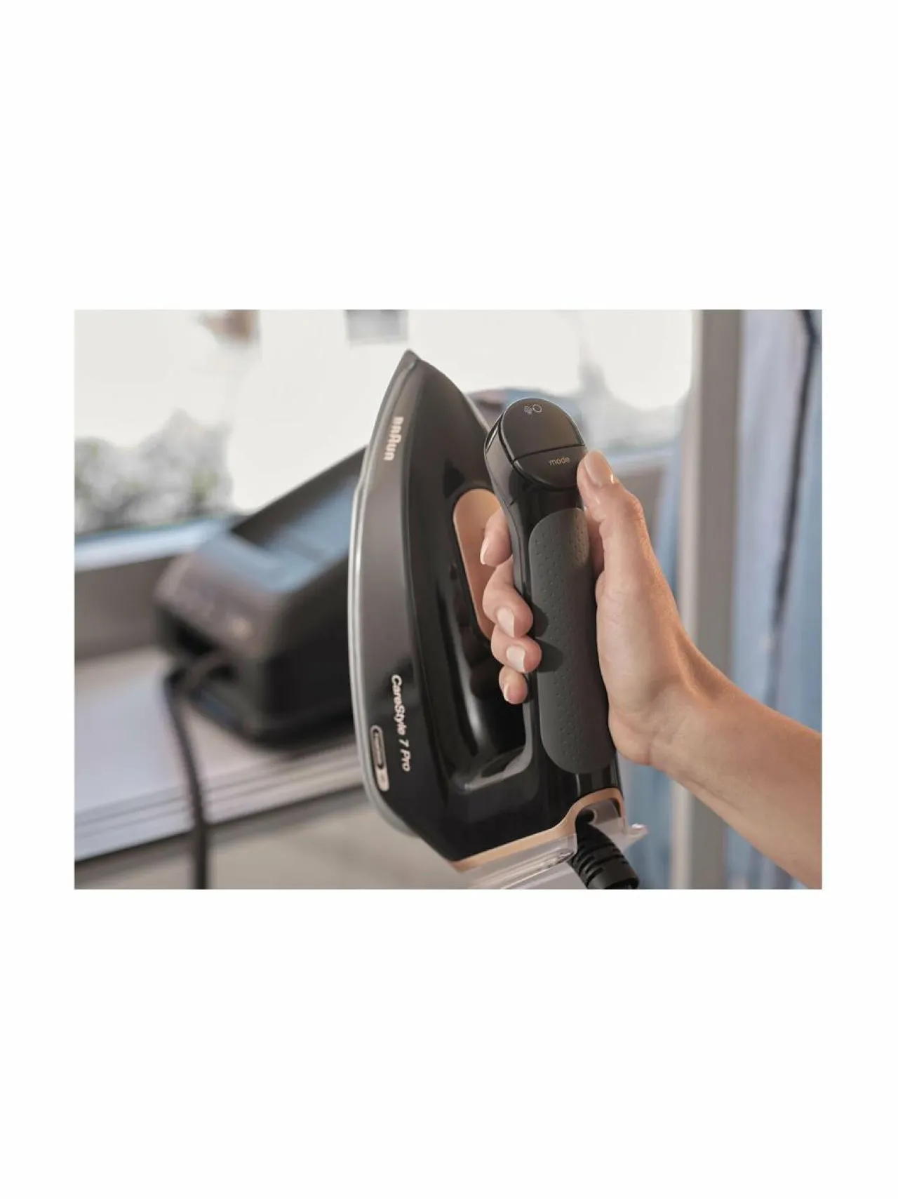Pyykkihuolto<Braun CareStyle 7 Pro Steam Generator -silityskeskus BLACK