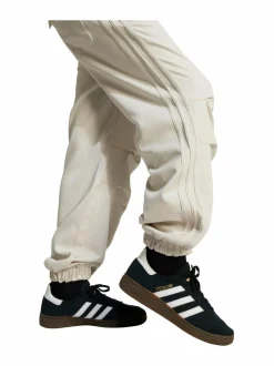 Housut & Jumpsuitit<adidas Originals Cargo-housut JC9073 ALUMIN