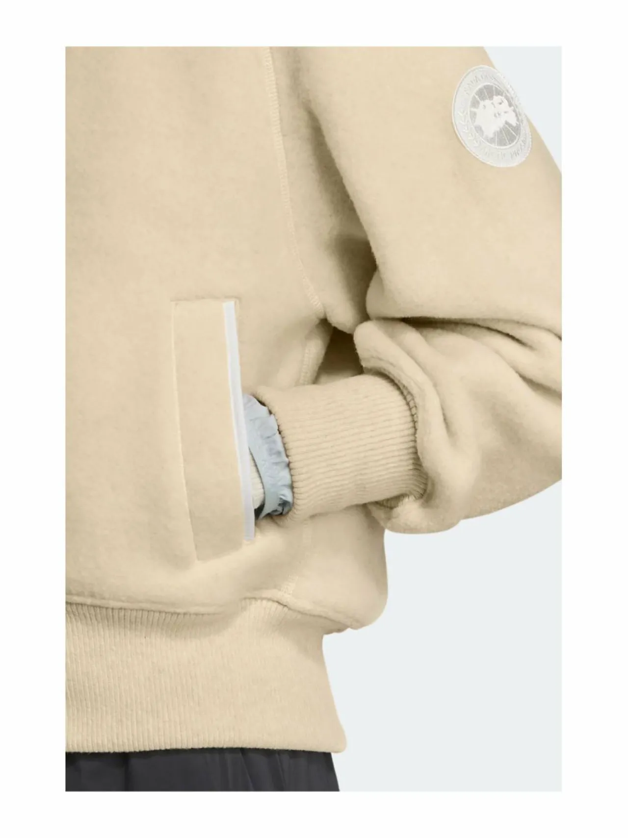 Paidat, Hupparit & Colleget<Canada Goose Chilliwack Fleece Bomber -huppari 1621 LINEN-LIN
