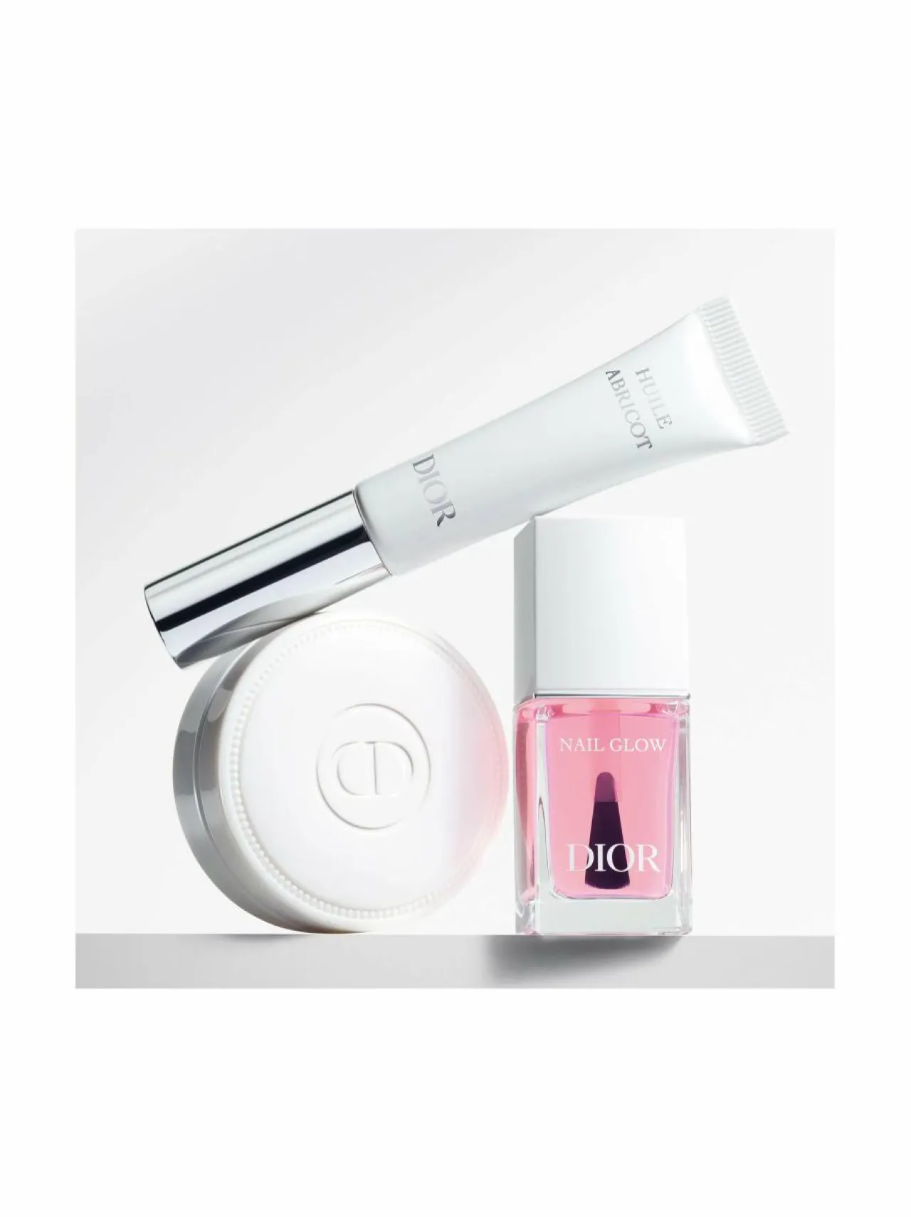 DIOR Crème Abricot -kynsienhoitotuote^ Kynnet