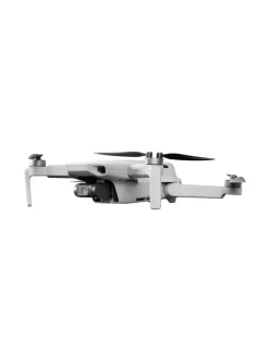 Kamerat<DJI Mini 4K Fly More Combo -drone varustepaketilla