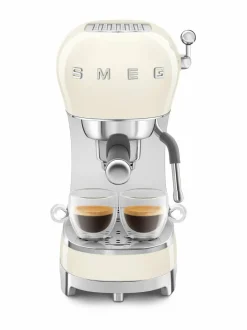 Kahvin- & Vedenkeittimet<Smeg ECF02-espressokone CREAM