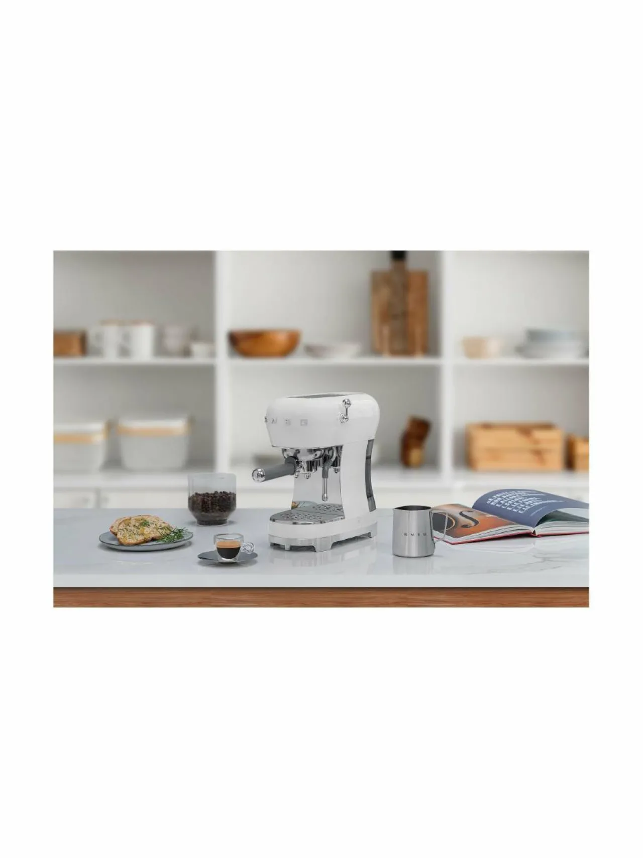 Kahvin- & Vedenkeittimet<Smeg ECF02-espressokone WHITE