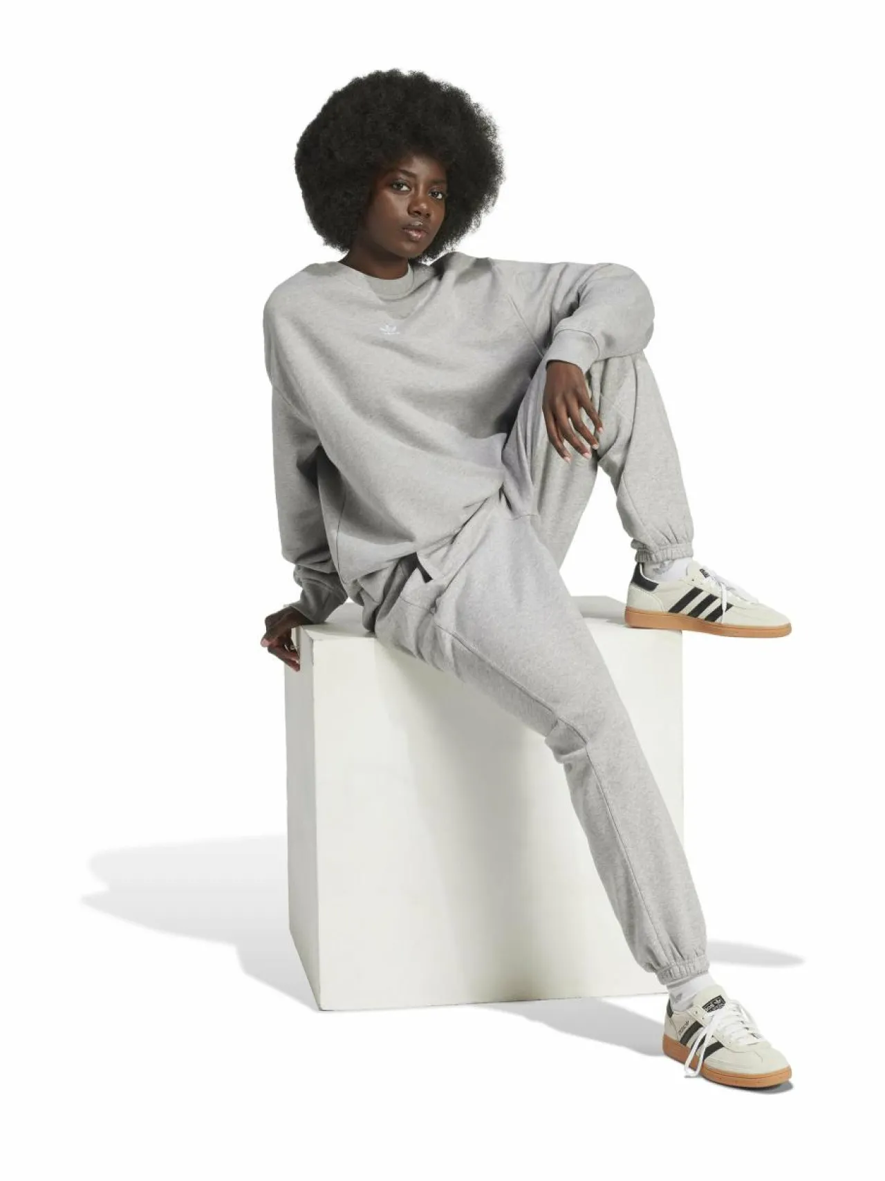 Urheiluhousut & Treenitrikoot<adidas Originals Fleece Loose -joggerit IY9638 MGREYH