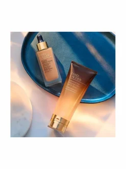 Kasvot<Estée Lauder Futurist Skintint Serum Foundation SPF20 -seerumimeikkivoide