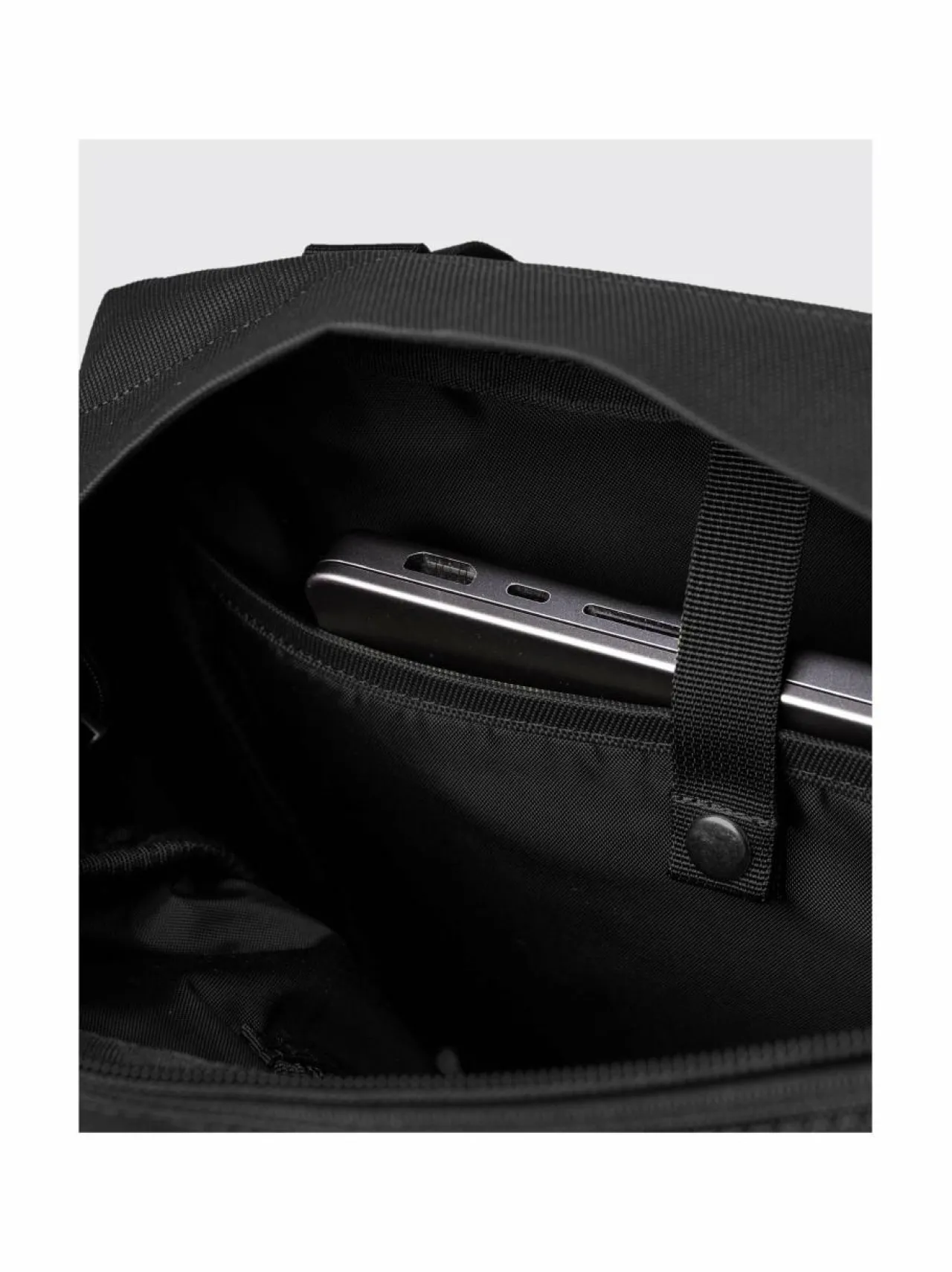 Laukut<Sandqvist Go 2-Way Tote -laukku/reppu BLACK BLACK