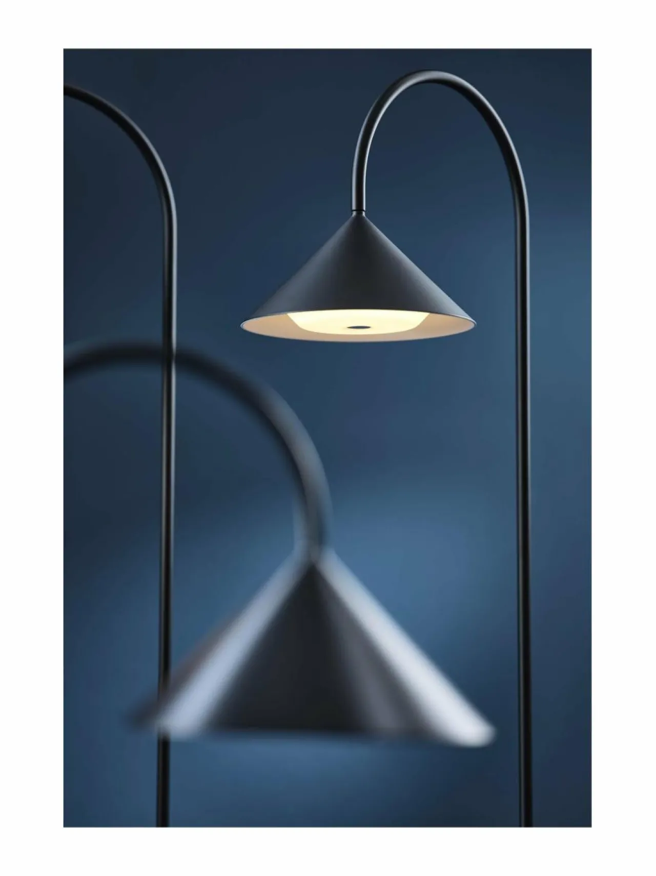 Frandsen Grasp Portable -valaisin 72 cm^ Pöytävalaisimet