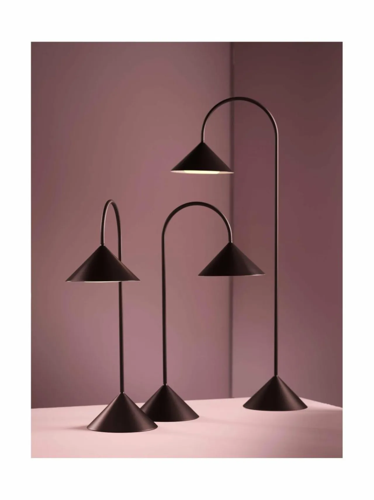 Pöytävalaisimet<Frandsen Grasp Portable -valaisin 72 cm MATT BEETROOT