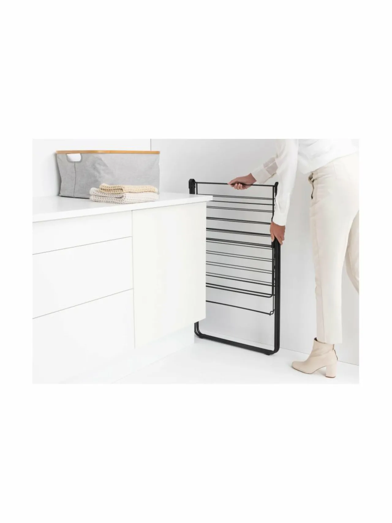 Pyykkihuolto<Brabantia HangOn -pyykkiteline 20 m MATT BLACK