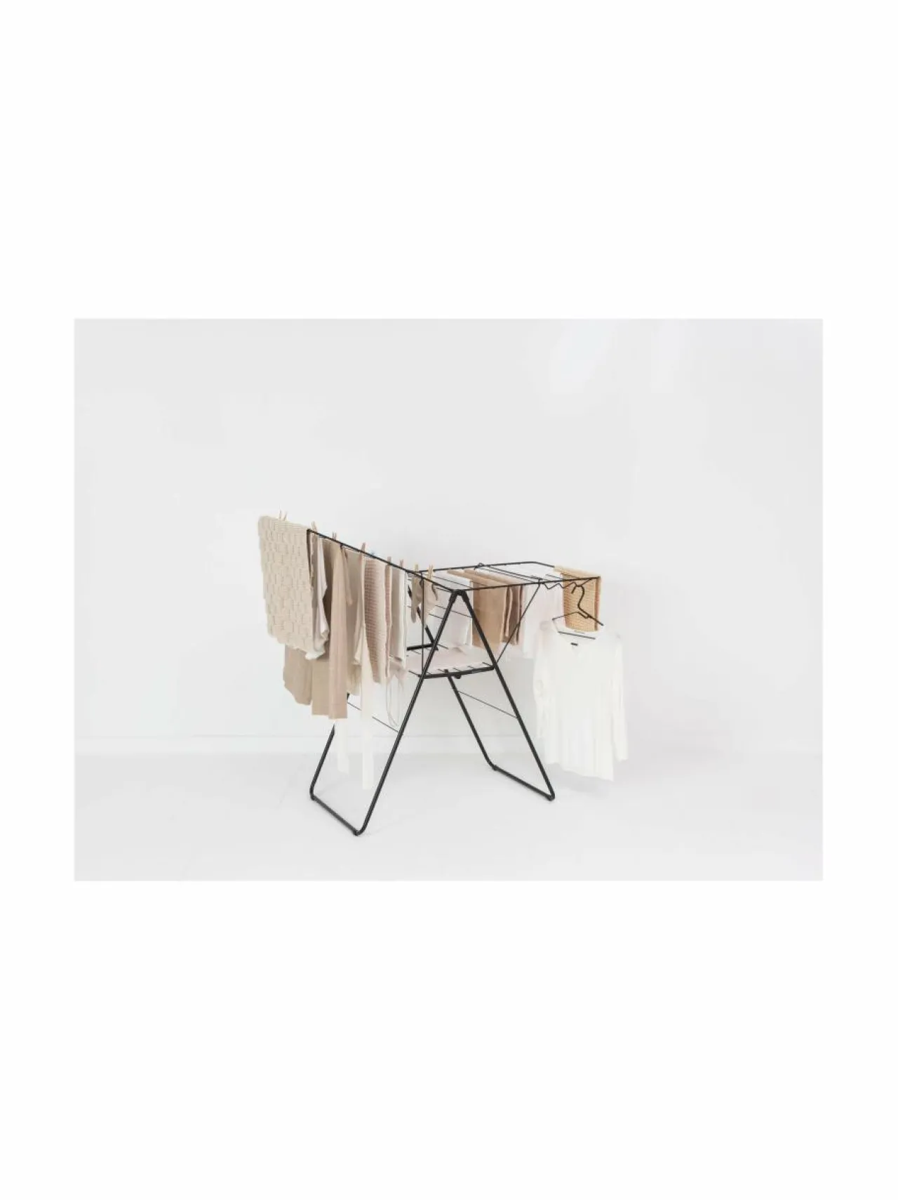 Pyykkihuolto<Brabantia HangOn -pyykkiteline 20 m MATT BLACK