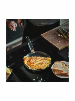 Fiskars Hard Face -omelettipannu^ Keitto- & Paistoastiat