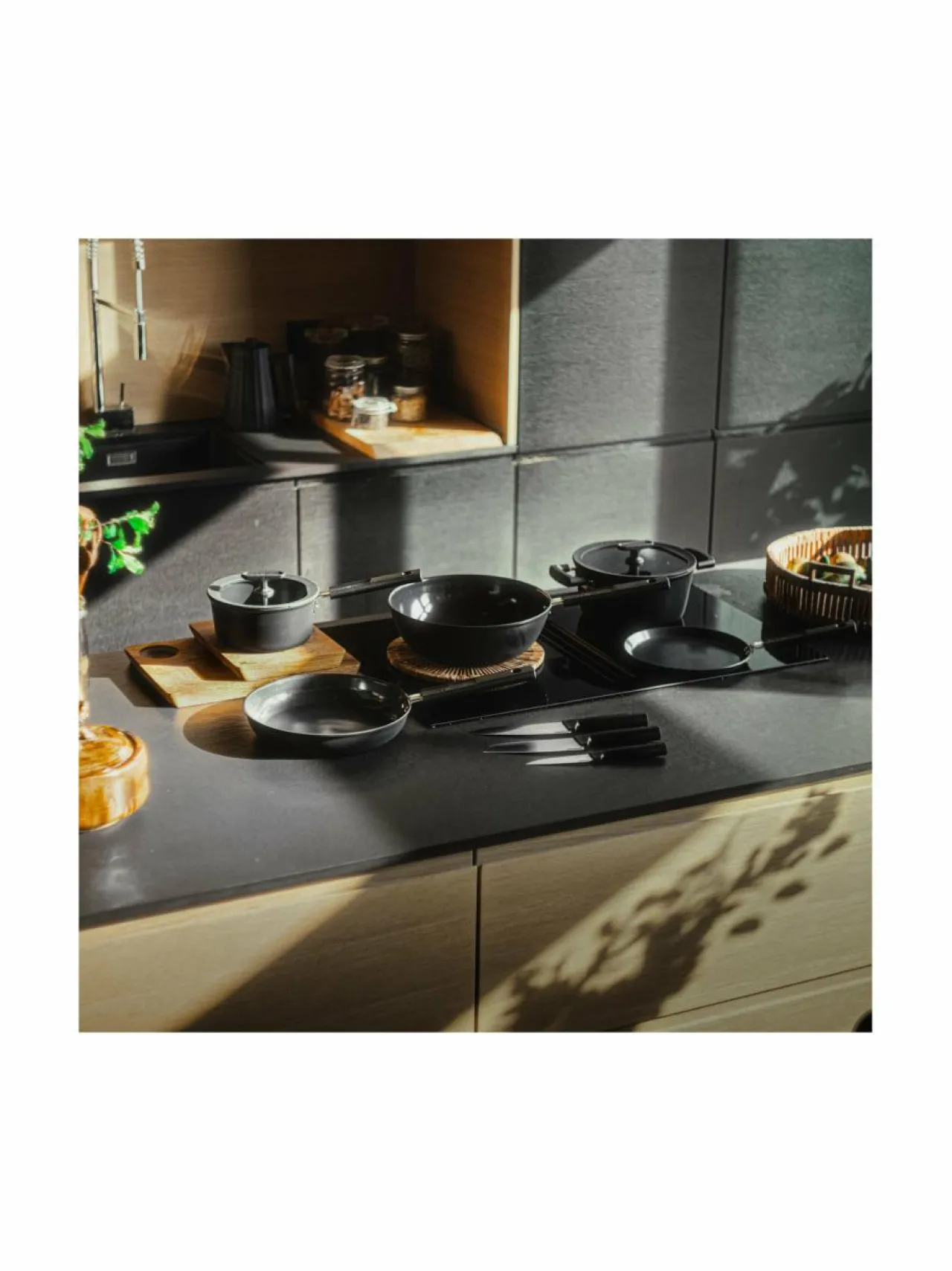 Fiskars Hard Face -paistinpannu ⌀28 cm^ Keitto- & Paistoastiat