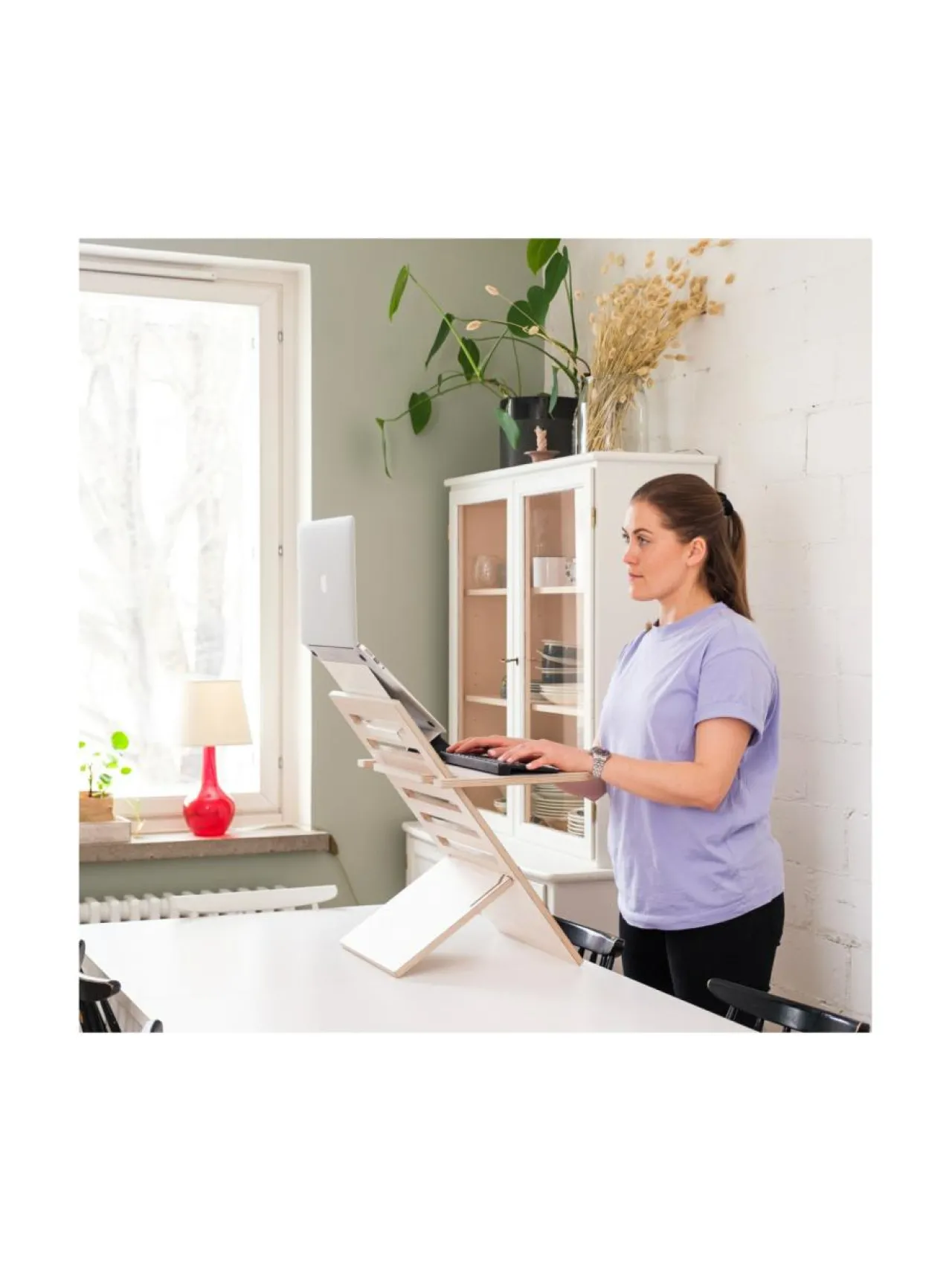 Hima Furniture Hima Lifter Laptop/tabletti pidike -^ Työpöydät