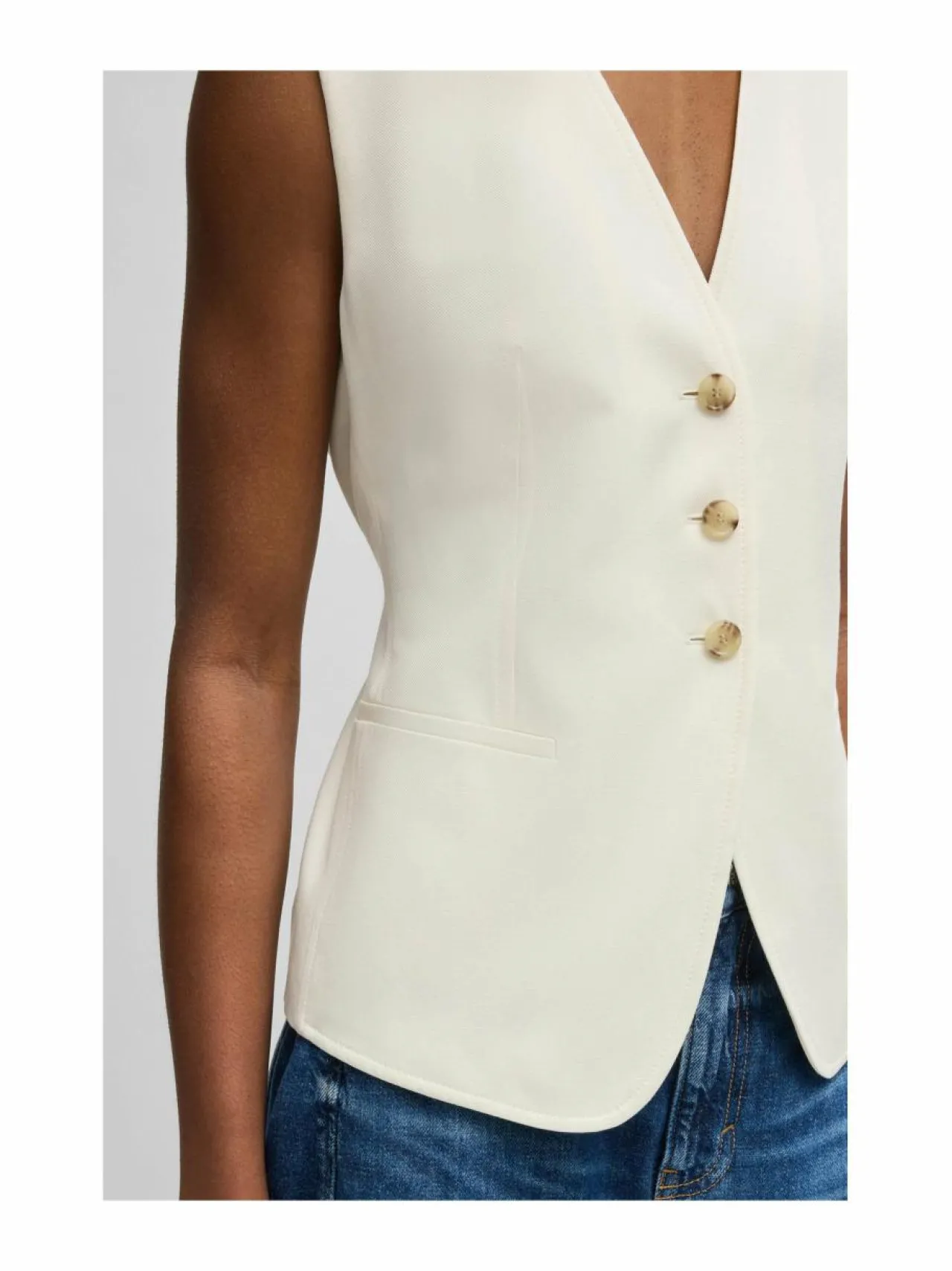 Bleiserit & Jakut<BOSS Javesta-liivi 118 OPEN WHITE