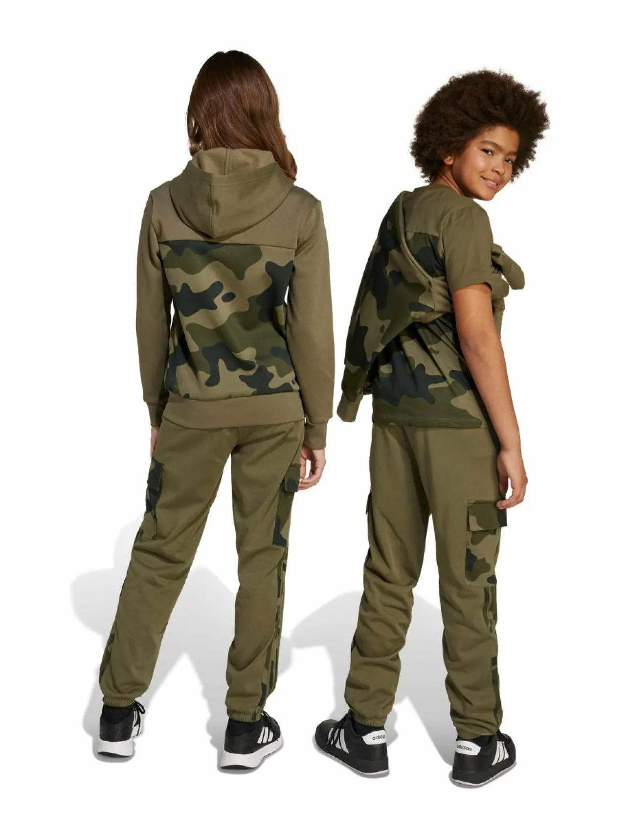 Housut|Housut & Jumpsuitit<adidas Sportswear Junior Camo 3 Stripes -reisitaskuhousut JN2218 OLISTR/BLACK