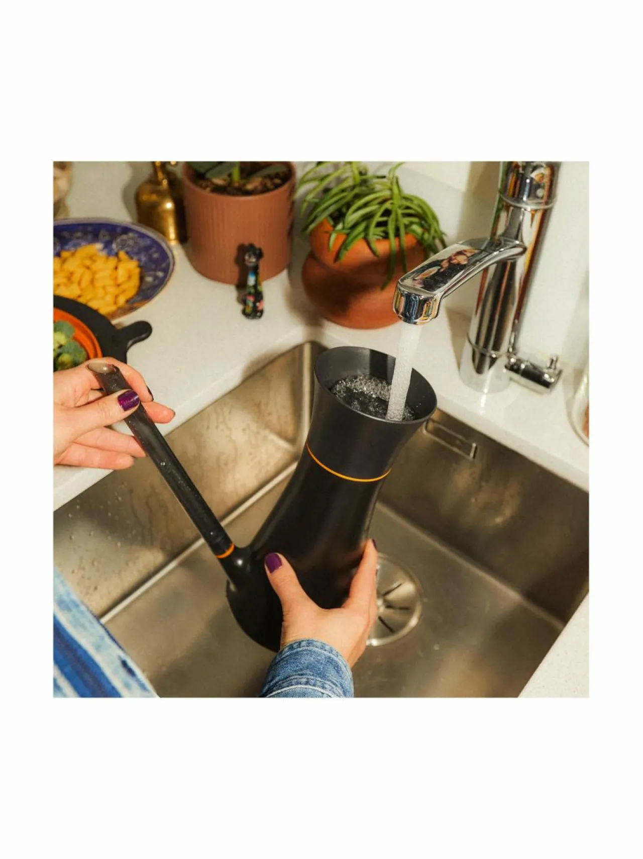 Työkalut<Fiskars Kastelukannu 1,2 l BLACK