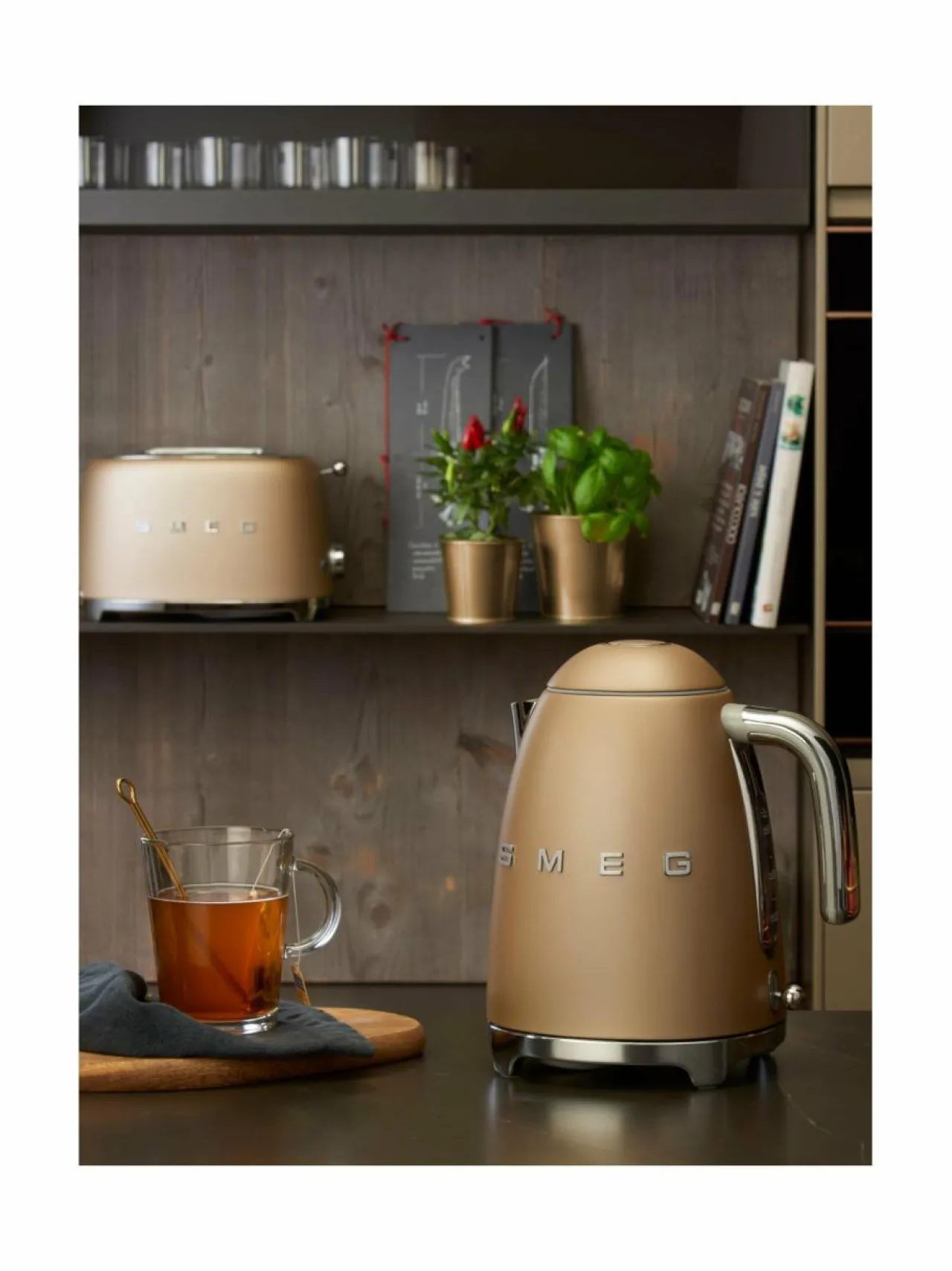 Smeg KLF03CHMEU-vedenkeitin 1,7 l^ Kahvin- & Vedenkeittimet