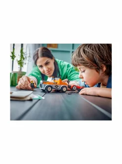 Rakennussarjat<LEGO CITY Hinausauto ja urheiluautokorjaamo 60435