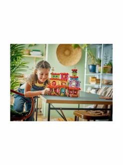 LEGO DISNEY Taianomainen Madrigalien talo 43245^ Rakennussarjat