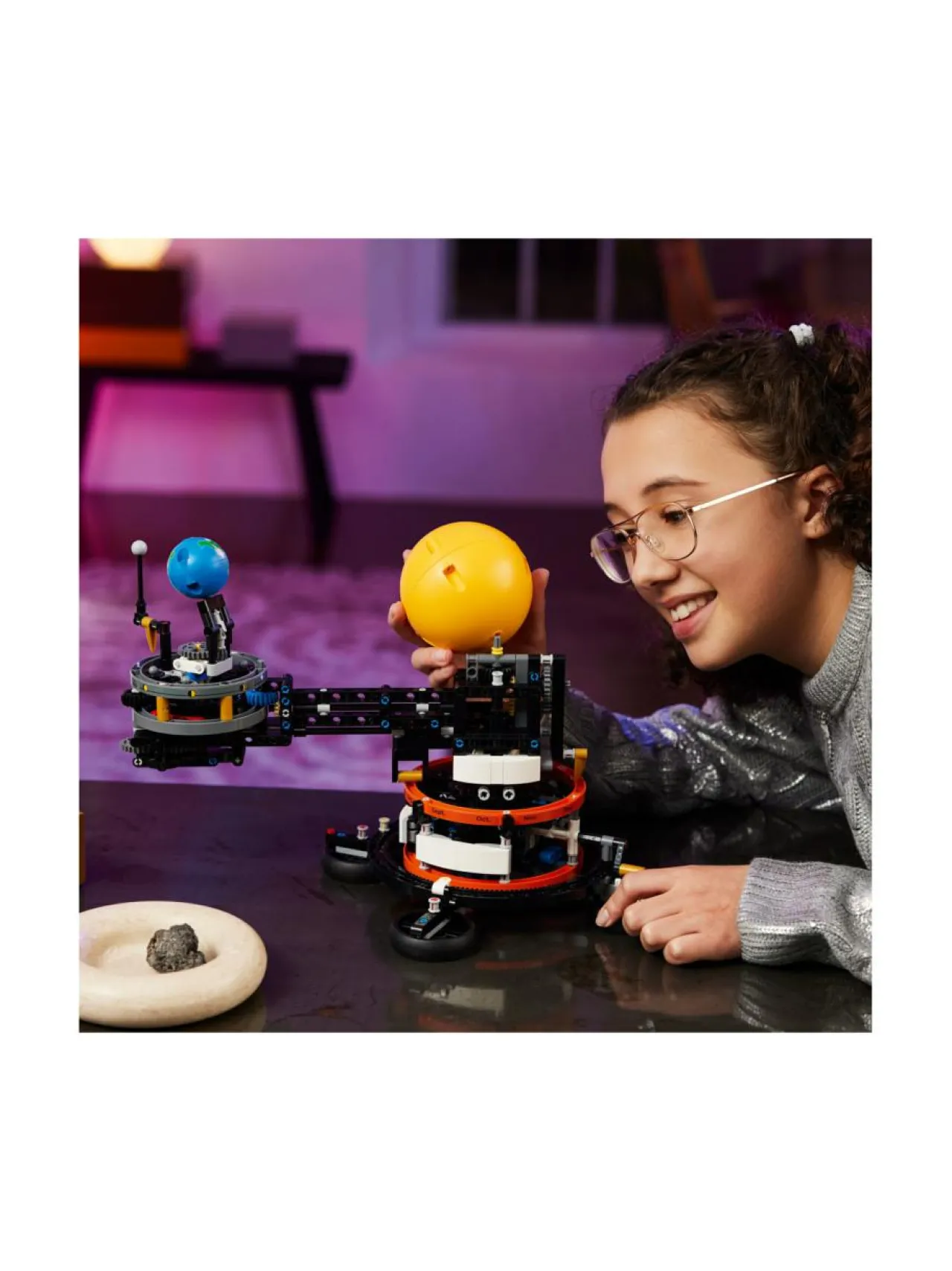 Rakennussarjat<LEGO TECHNIC Maapallo ja Kuu kiertoradalla 42179