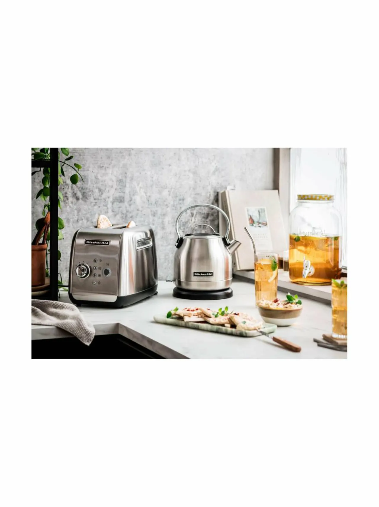 Leivänpaahtimet<KitchenAid Leivänpaahdin STAINLESS STEEL
