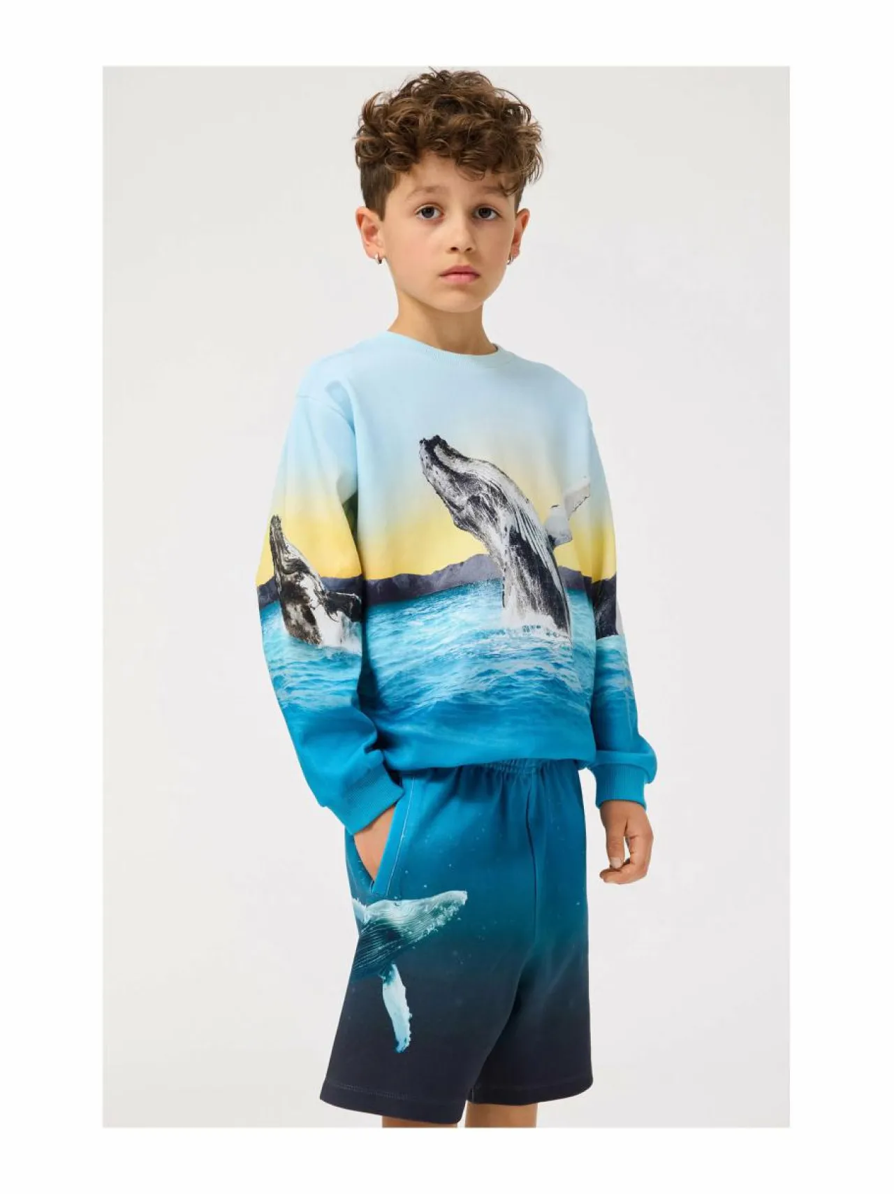 Colleget & Hupparit|Colleget & Hupparit<Molo Miksi-collegepaita 3870 WHALE JUMP