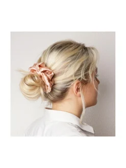 Hiustarvikkeet<Upcycle with Jing Mulberry Silk Scrunchie -hiusdonitsi - vaaleanpunainen PINK