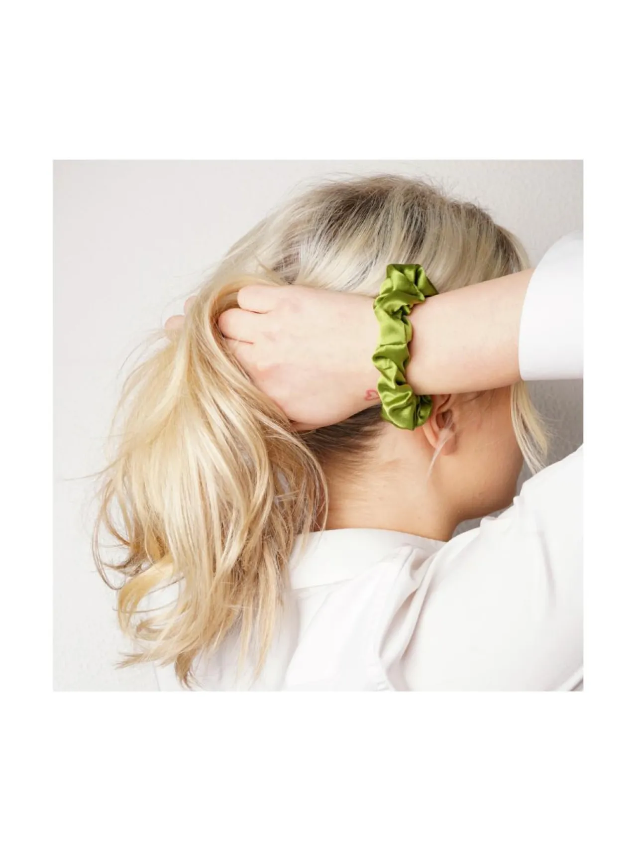 Upcycle with Jing Mulberry Silk Scrunchie -hiusdonitsi - vihreä^ Hiustarvikkeet