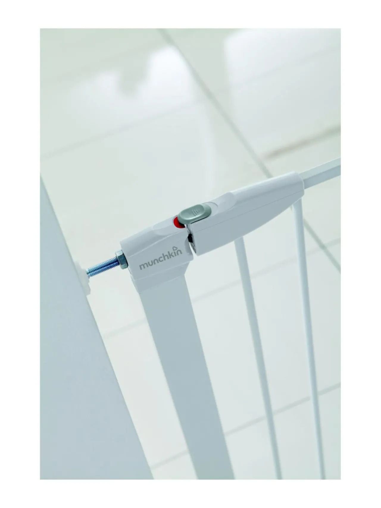 Munchkin turvaportti Auto close^ Lapsen Hoito
