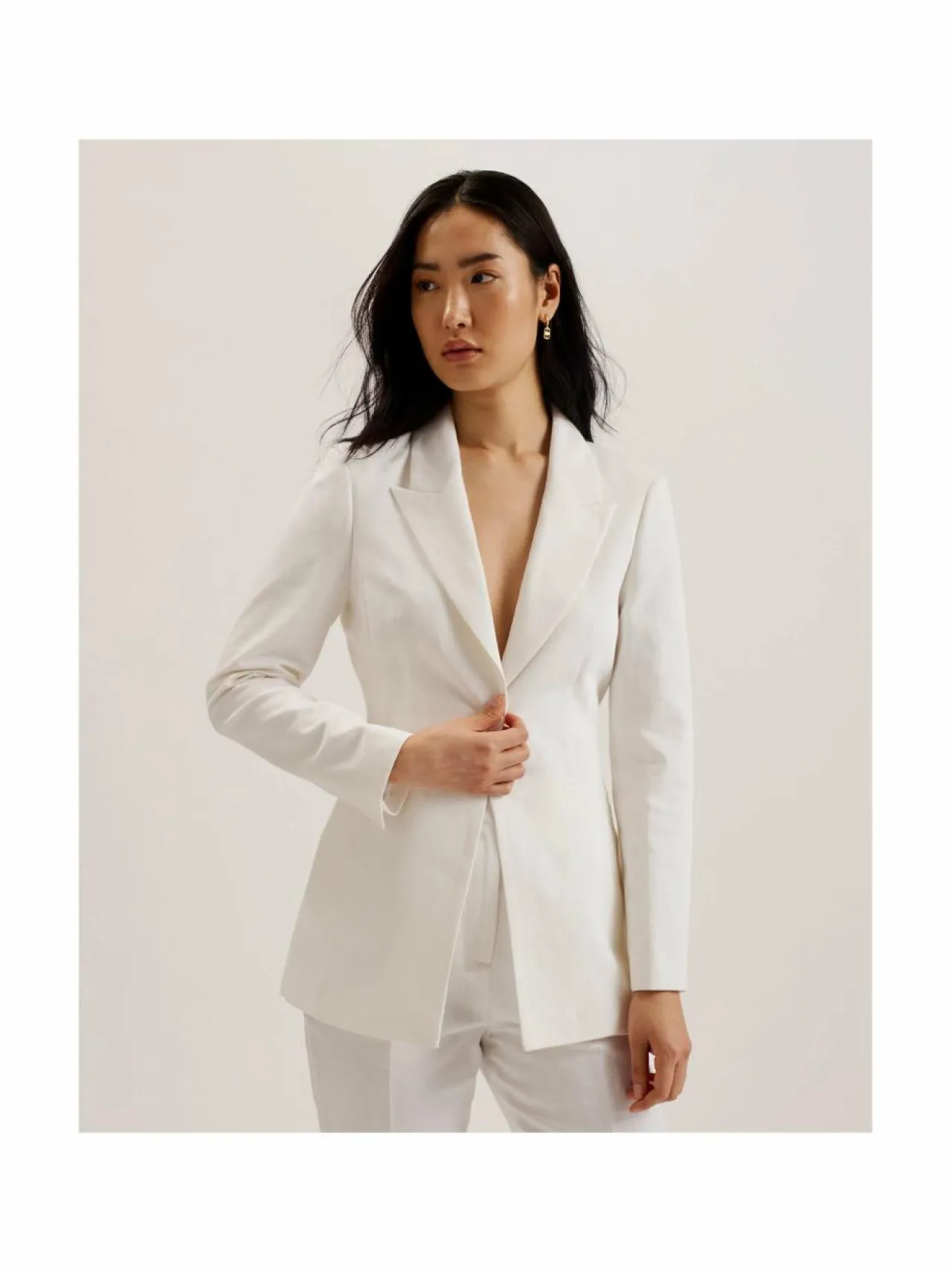 Bleiserit & Jakut<Ted Baker London Musub- puuvilla-pellavableiseri WHITE