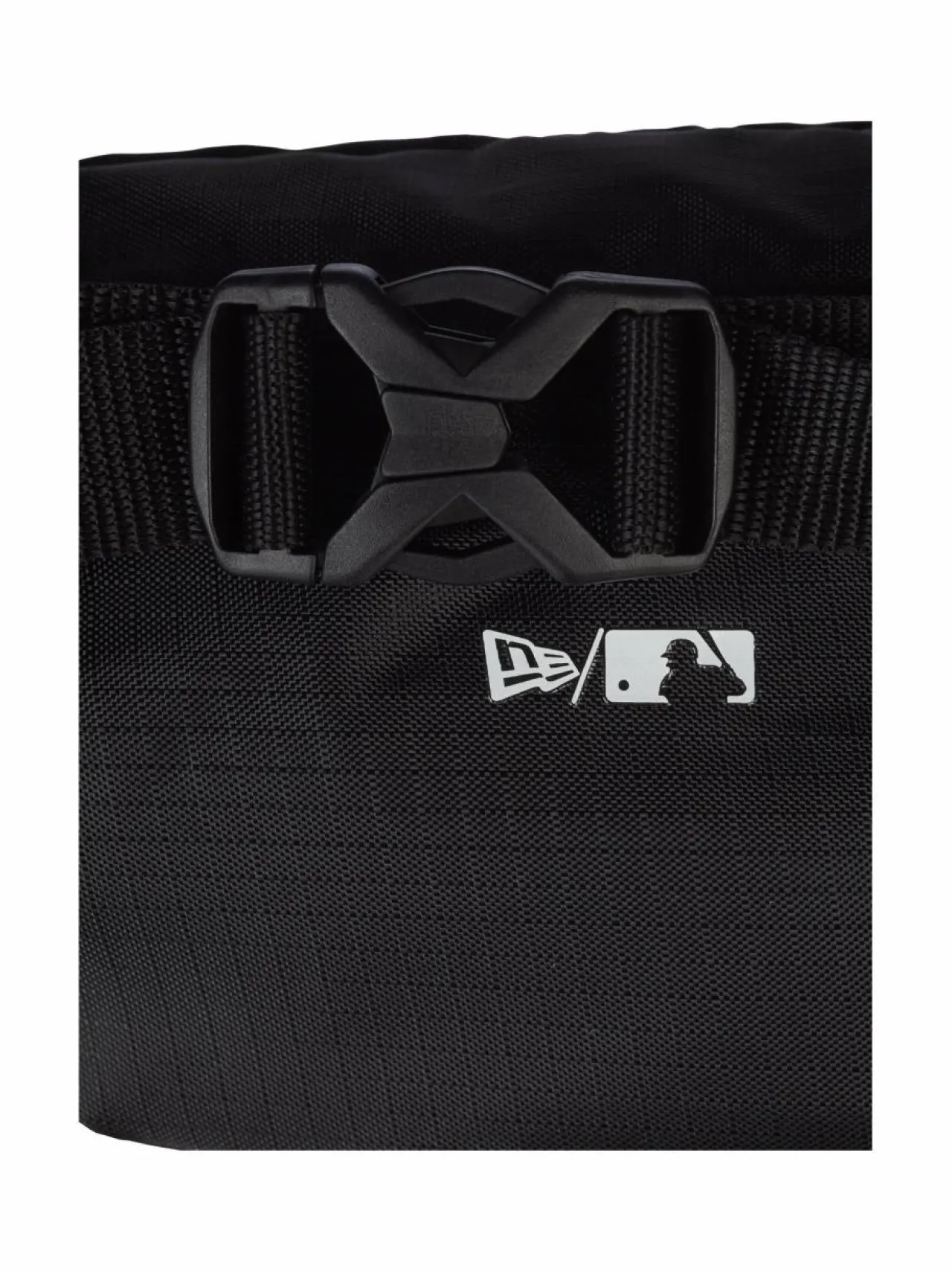 Reput & Laukut<New Era MLB Mini Waist Bag Neyyan -vyötärölaukku BLKWHI BLACK