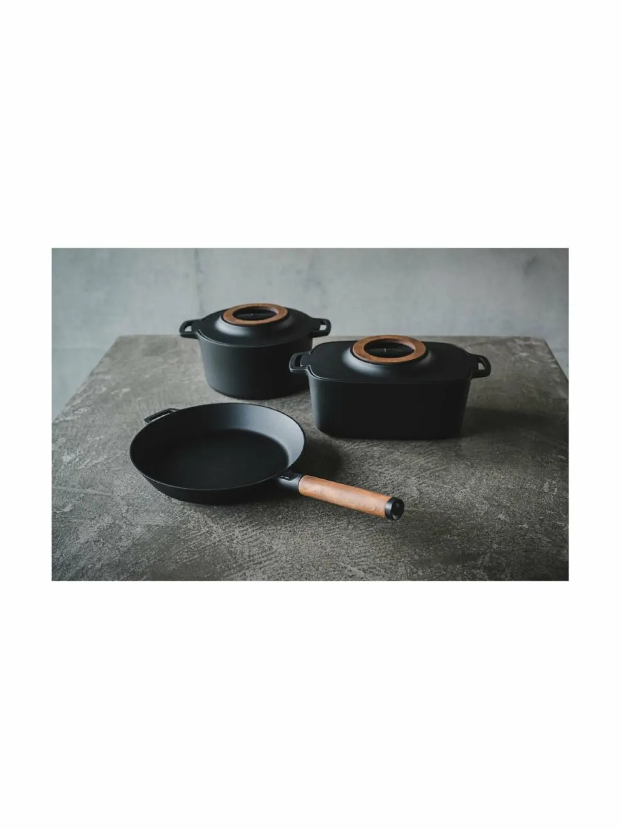 Keitto- & Paistoastiat<Fiskars Norden-valurautapata 4 l MUSTA