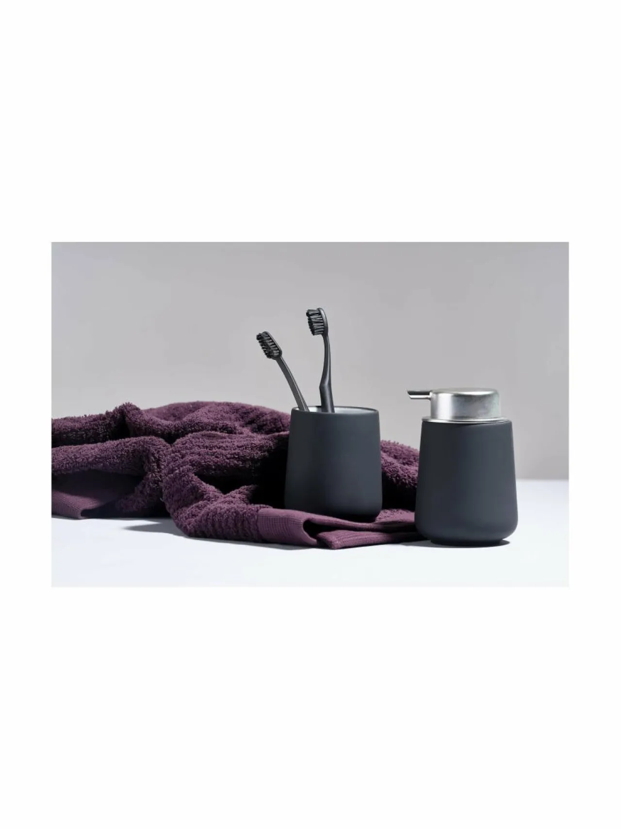 Kylpyhuonetarvikkeet<Zone Denmark Nova- saippua-annostelija 14 cm GREY