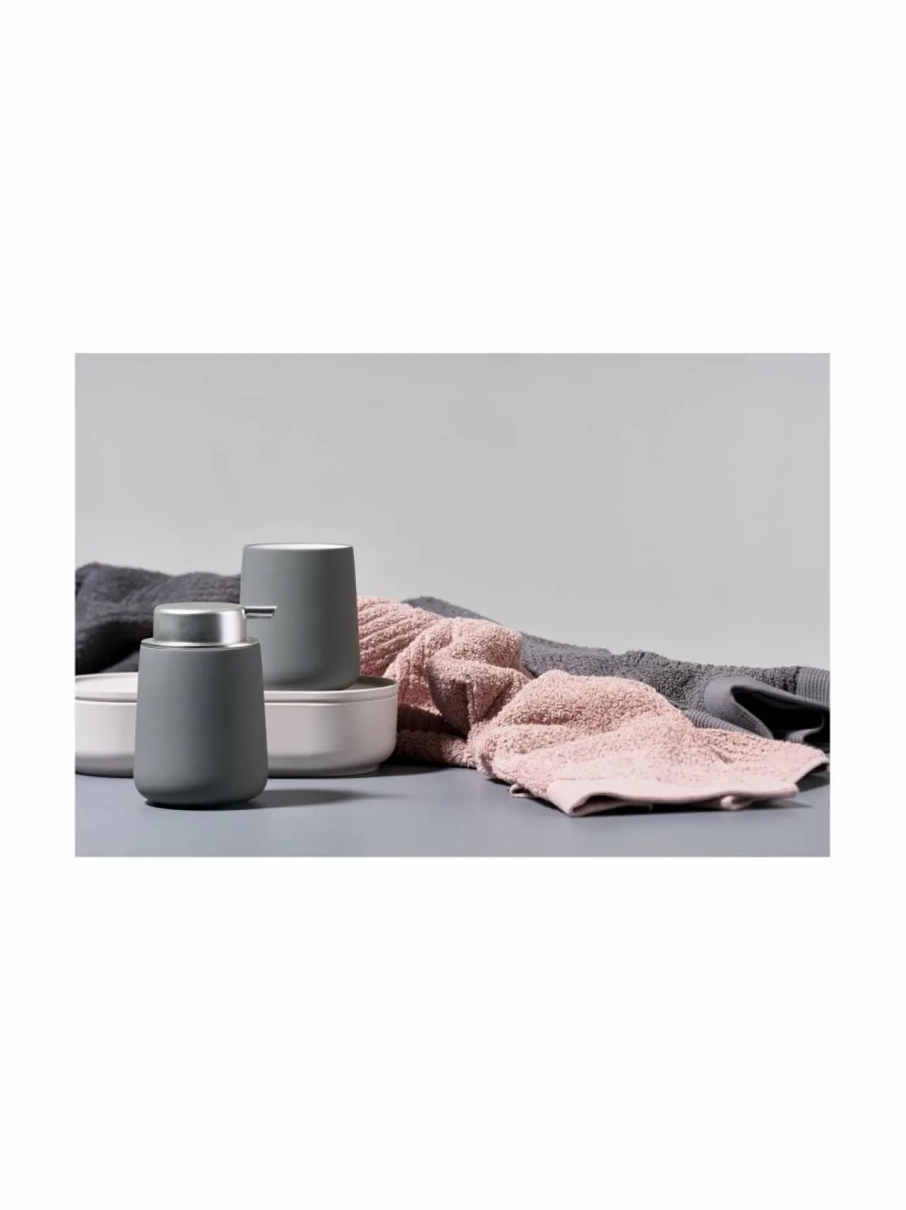 Kylpyhuonetarvikkeet<Zone Denmark Nova- saippua-annostelija 14 cm GREY