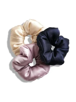 Hiustarvikkeet<Upcycle with Jing Oversized Pillow Scrunchie -hiusdonitsi - VAALEANPUNAINEN