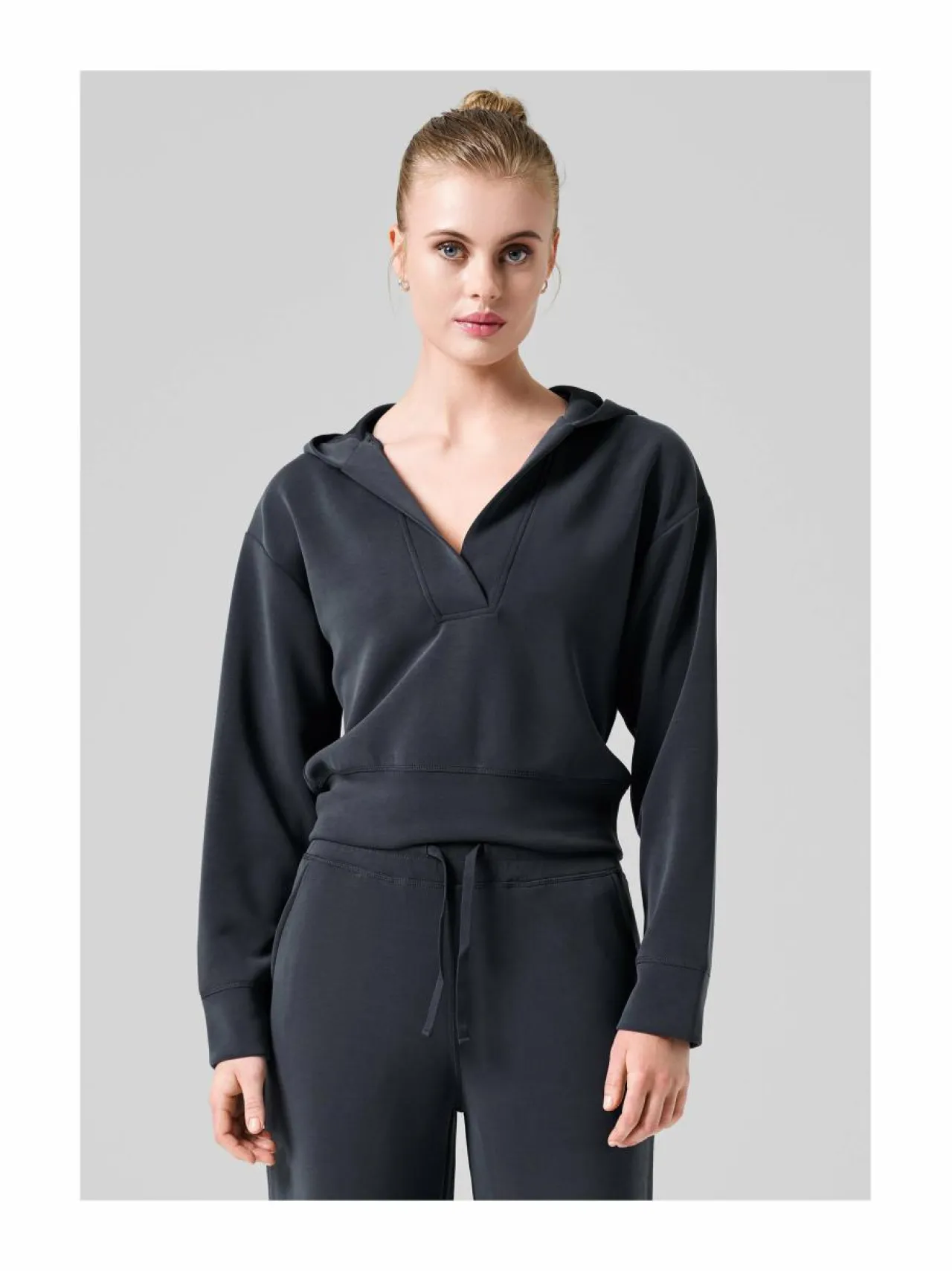 Paidat, Hupparit & Colleget<Casall Peachy-huppari 388 ALMOST BLACK