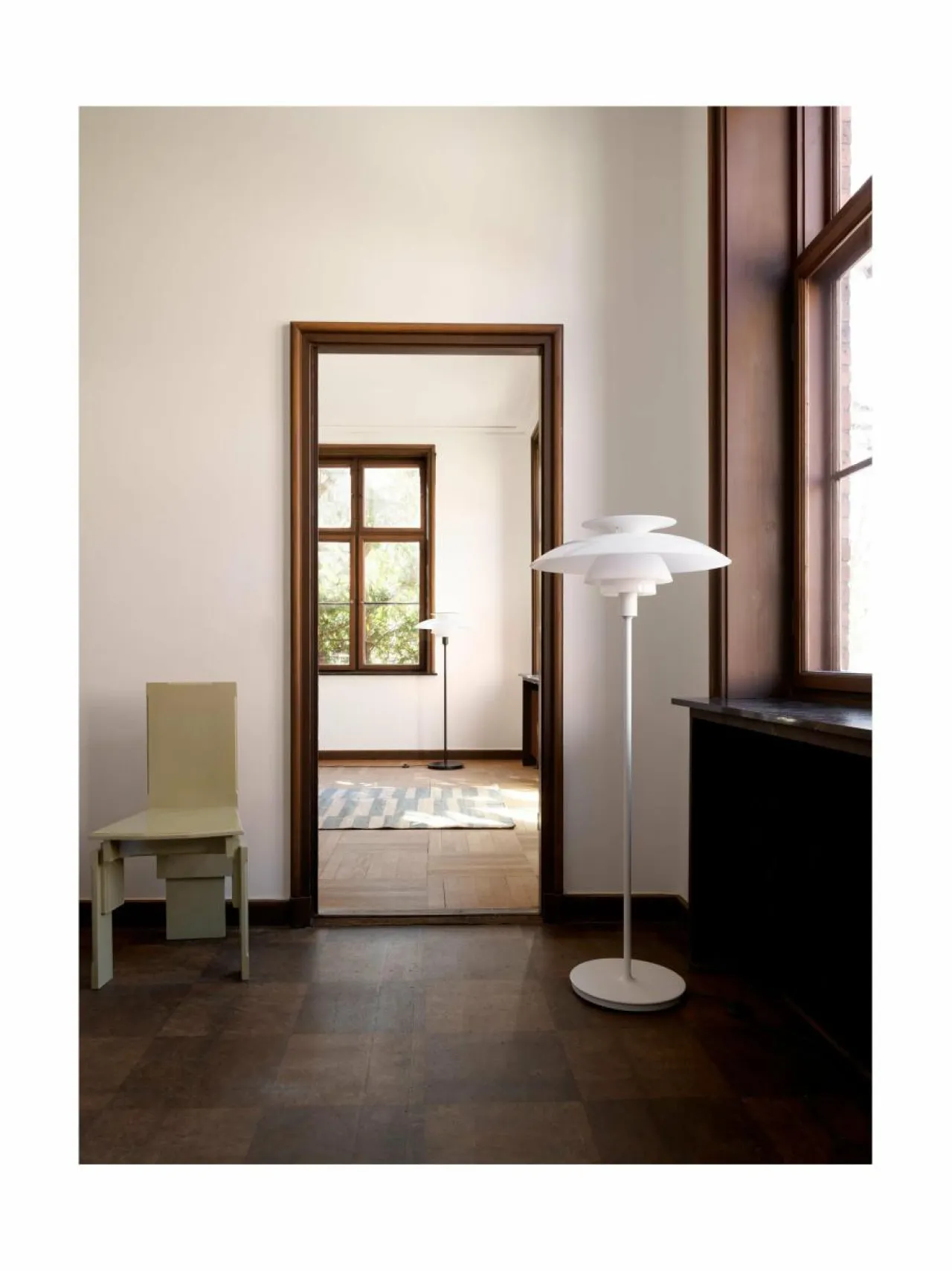 Lattiavalaisimet<Louis Poulsen PH 80 -lattiavalaisin OPAL ACRYLIC SHADE/WHITE STEM