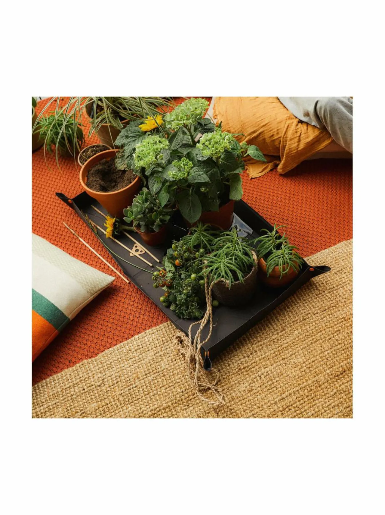 Fiskars Planting & Repotting -istutusalusta^ Työkalut