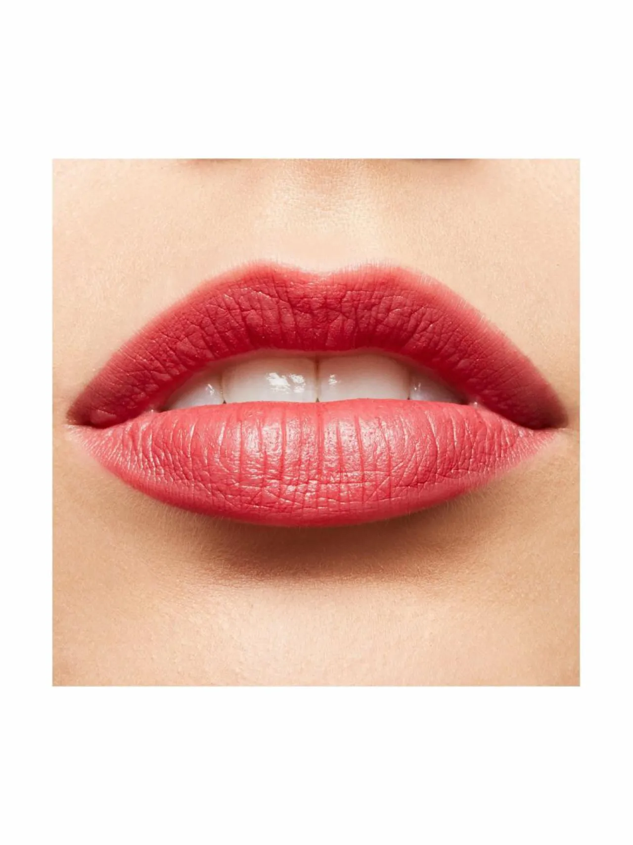 Huulet<MAC Powder Kiss Lipstick -huulipuna