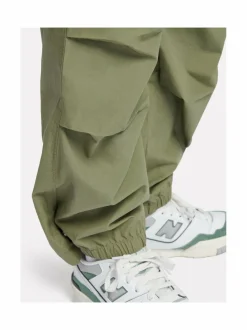 Housut & Jumpsuitit<New Balance Premium Unisex -cargohousut DIO DARK OLIVINE