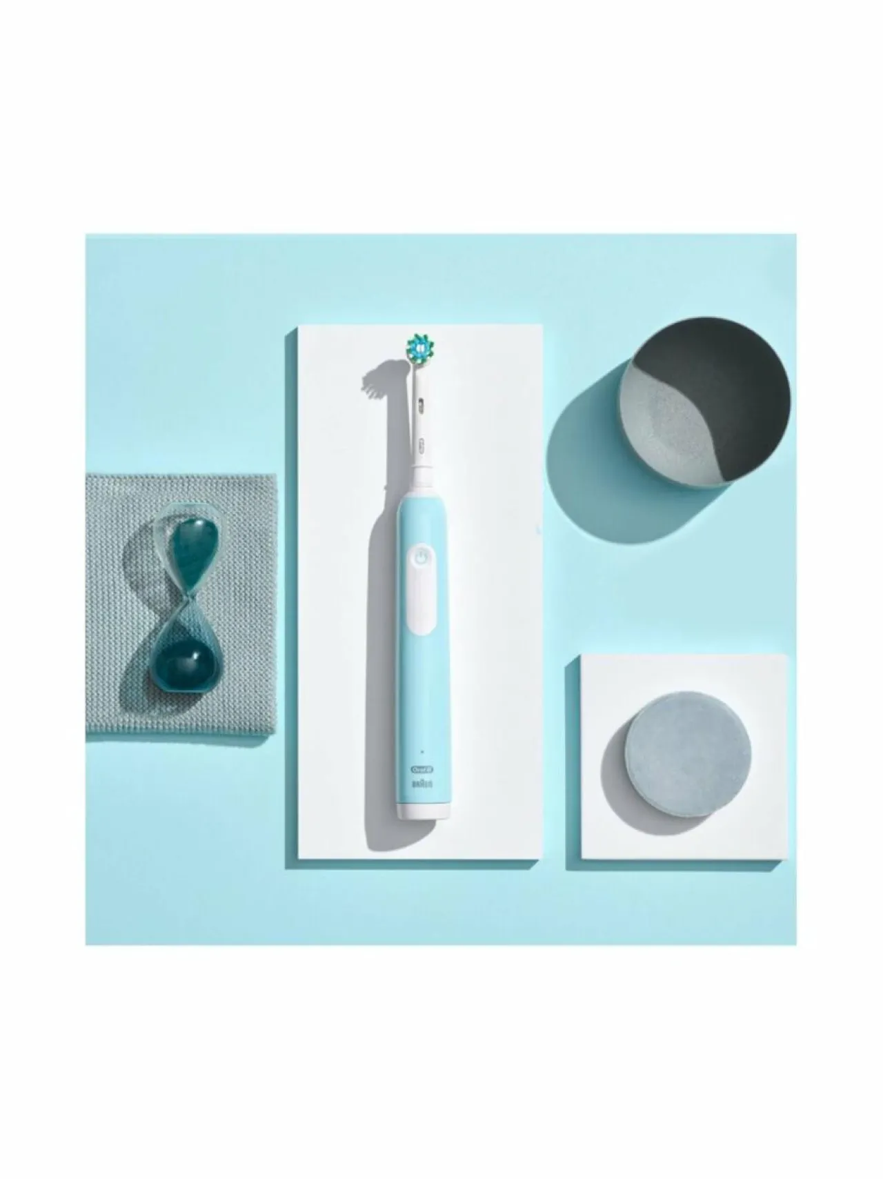 Hampaidenhoito<Oral-B PRO1- sähköhammasharja + matkakotelo TURQUOISE