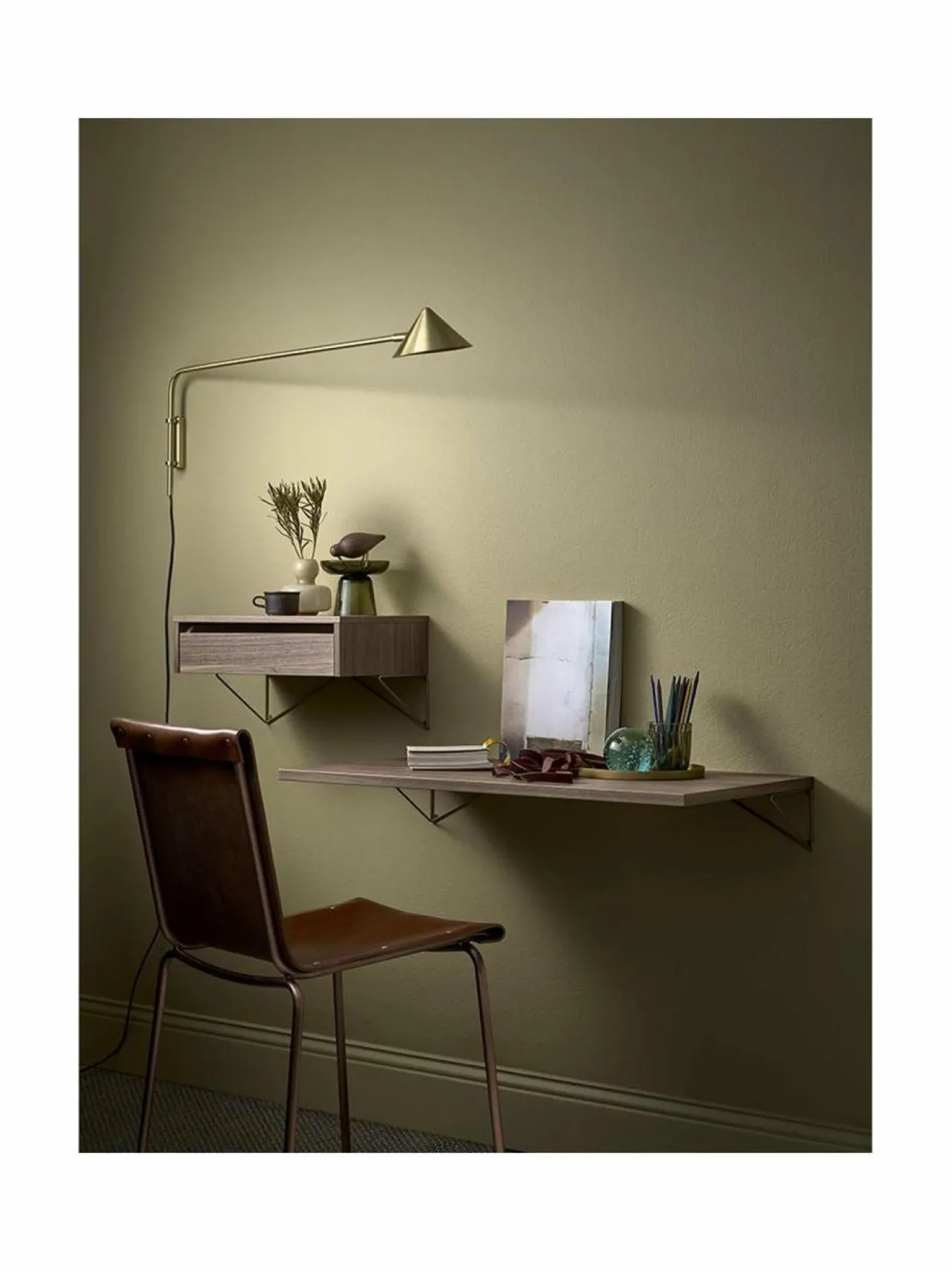 Hyllyt & Kaapit<Maze Pythagoras Desk -seinähylly WALNUT