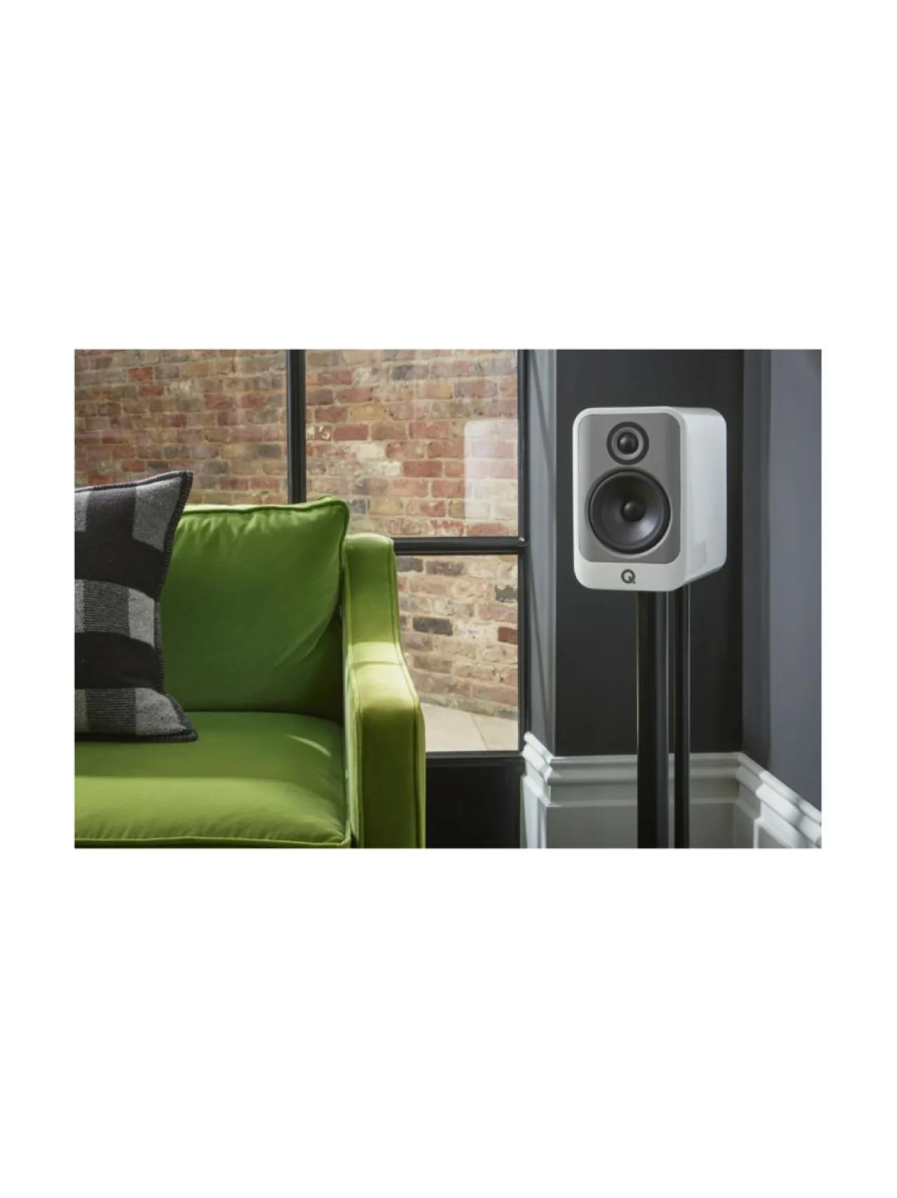Audio<Q Acoustics Concept 30 jalustakaiutinpari, valkoinen